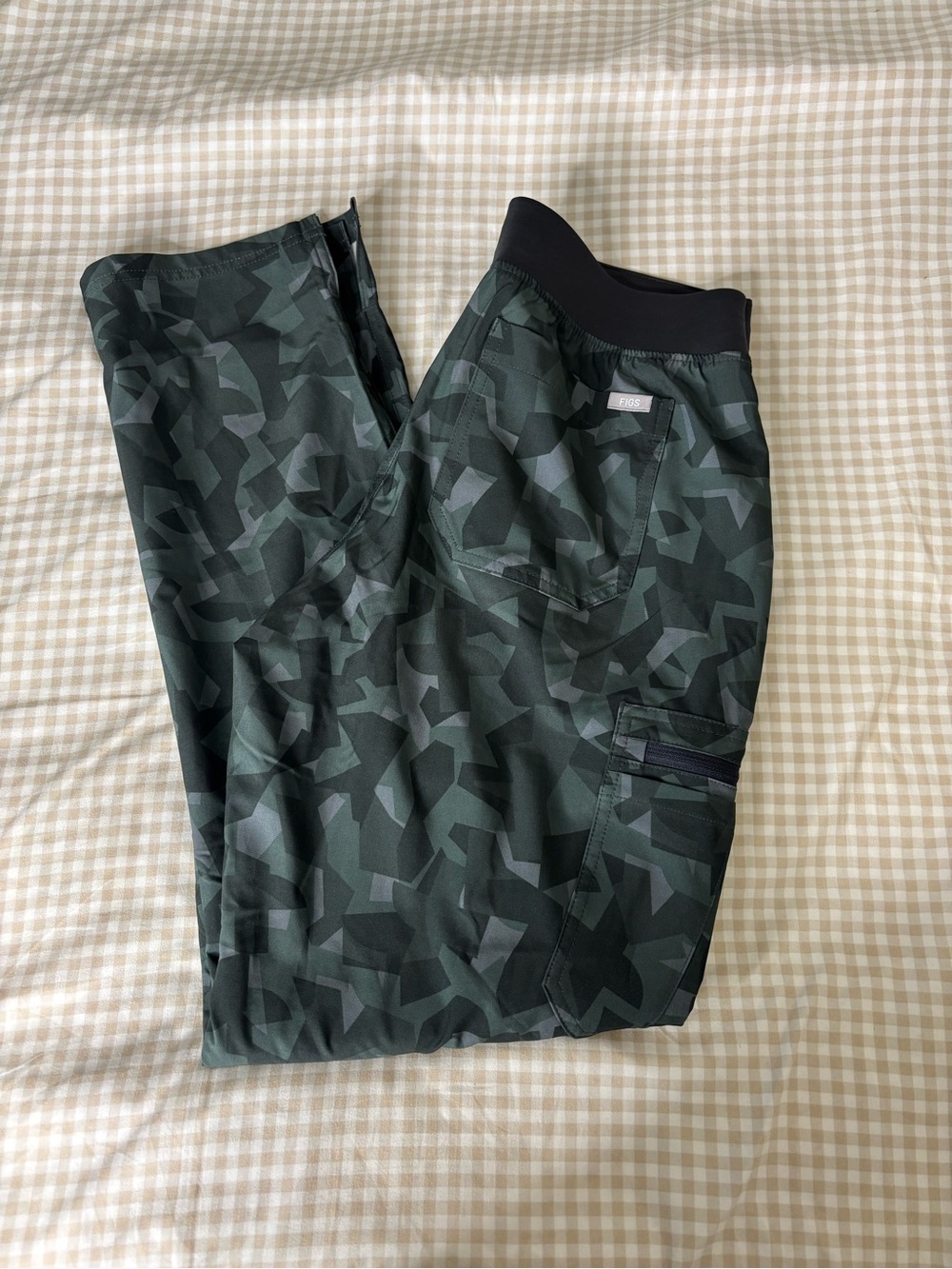 Figs Bonsai Camo Yola Scrub Pants